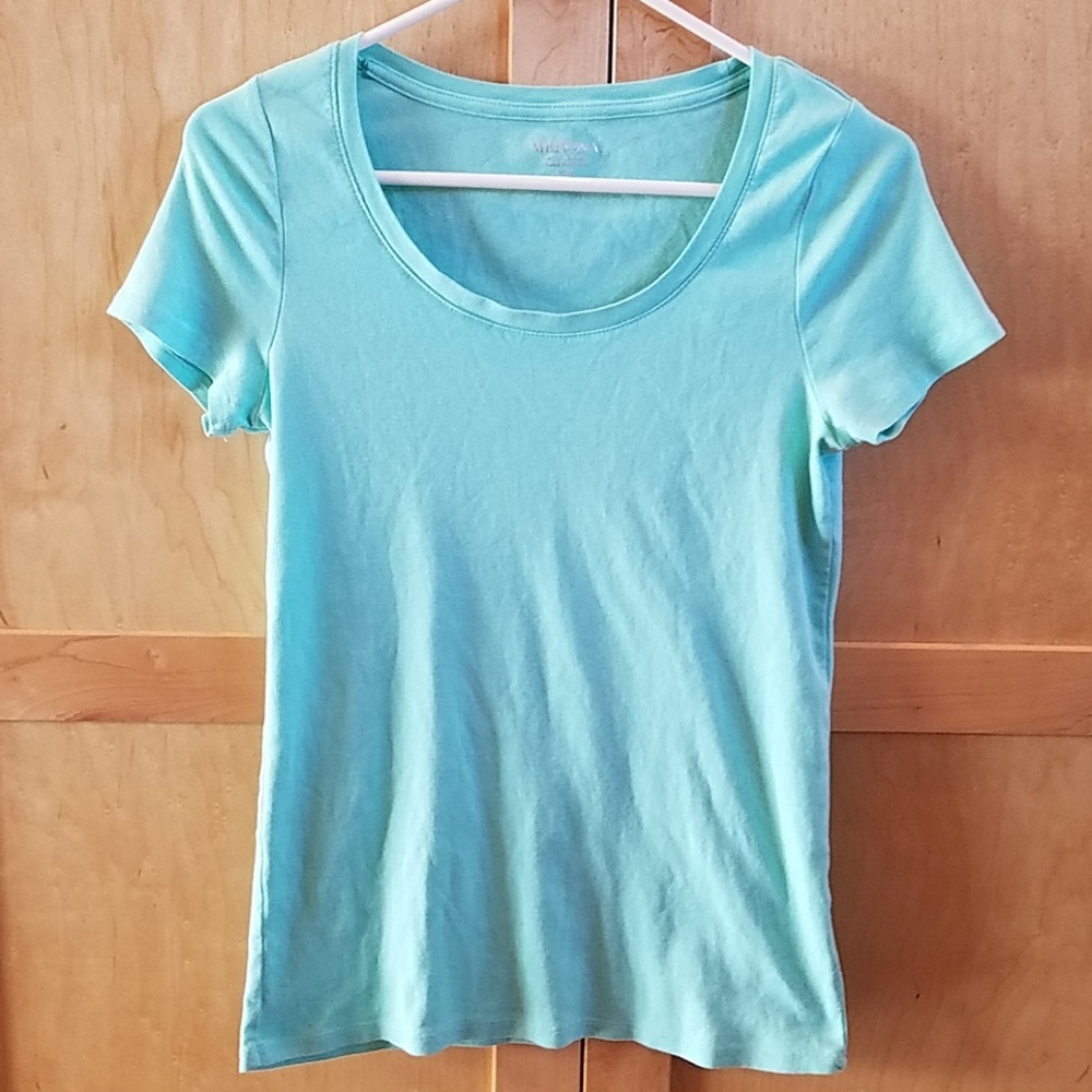 Basic light turquoise tee